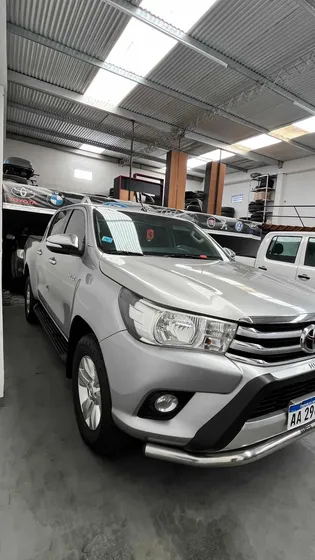 Toyota Hilux Pick-up 2.8 Cd Srv 177cv 4x2