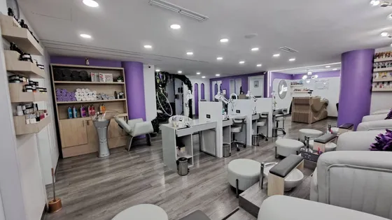 Impecable Local Comercial Maracay Centro Empresarial Europa Av. Las Delicias Incluye Condominio Jm