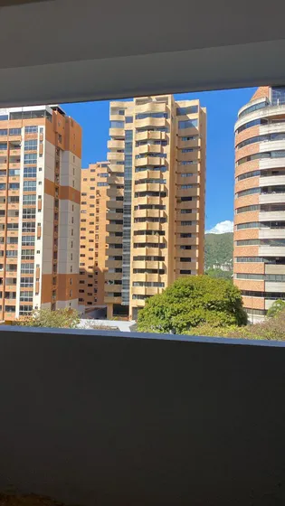 Apartamento En Venta Obra Gris. Valencia La Trigaleña. Res. Asti,  Pozo Propio Y Planta Eléctrica Al 100% (mer)