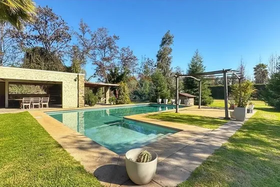 Hermosa Casa Mediterranea En Condominio