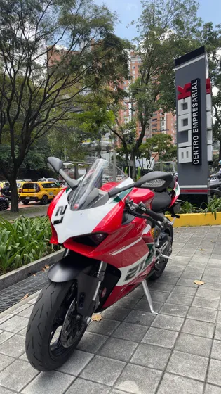 Ducati Panigale V2