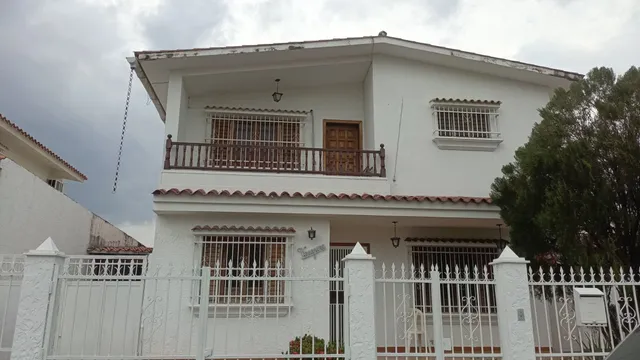 Grabiela R. Vende Casa En El Trigal Norte. Calle Cerrada
