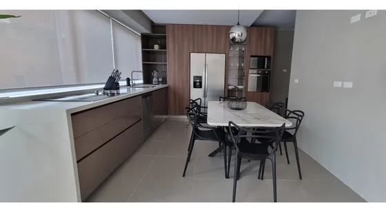 Alquilo Apartamento 145m2 La Castellana 8030