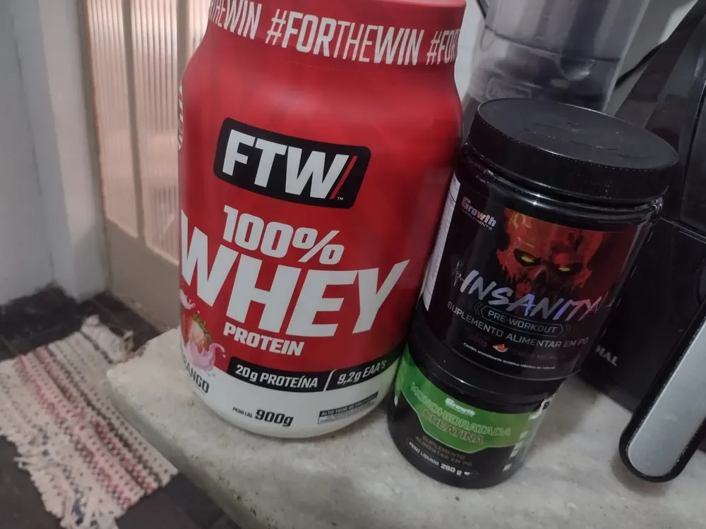 Whey Protein 100% Concentrado Pote 900g Sabor Morango - FTW