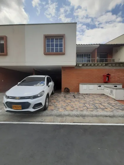 Casa En Unidad La Hacienda