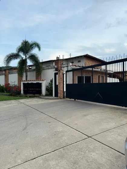 Hermoso Townhouse *conjunto Residencial Las Trinitarias De San Diego*