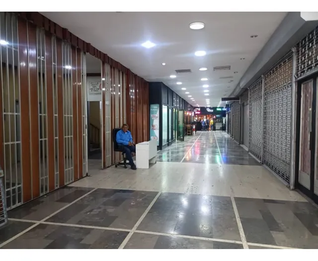 Venta Oficina En El Centro De Caracas, Parroquia Catedral. 
