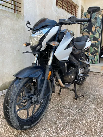Vendo Rouser 200 Ns, Modelo 2015