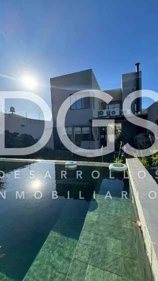 Casa Chalet  En Venta En Lanús