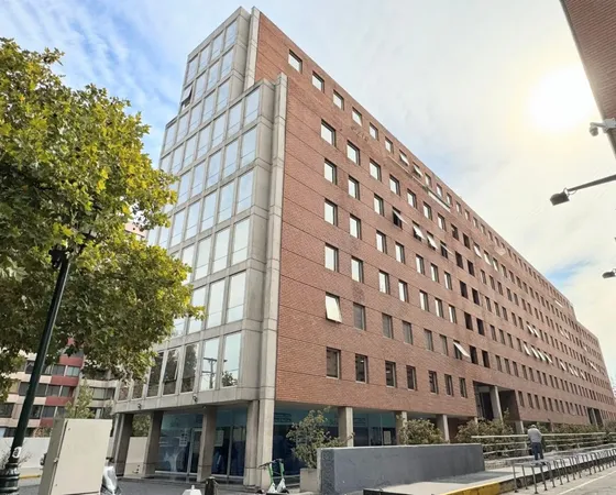 Oficinas Exclusivas Remodeladas, Parque Arauco. Futuro Metro