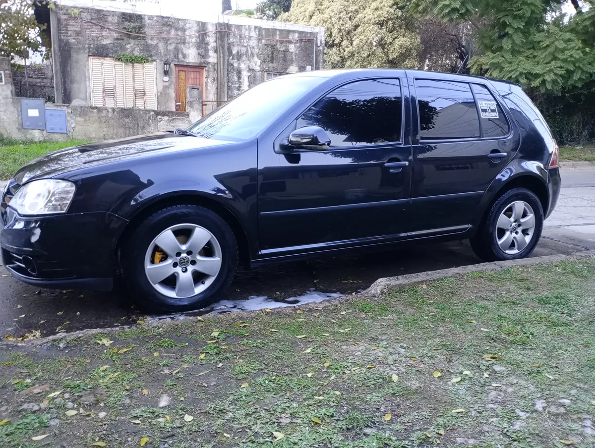 Volkswagen Golf 1.6 Format505883236154757121