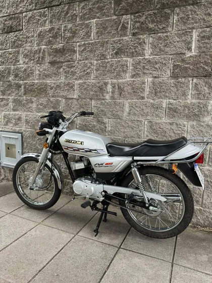 Vendo Suzuki Ax 100 En Impecable Estado Como En Las Fotos..
