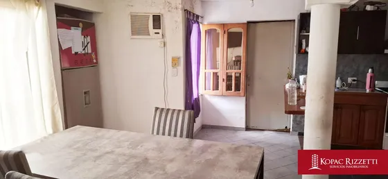 Poeta Lugones (raul Casariego 4122) - Venta Casa 3 Dormitorios Con Departamento De 1 Dormitorio