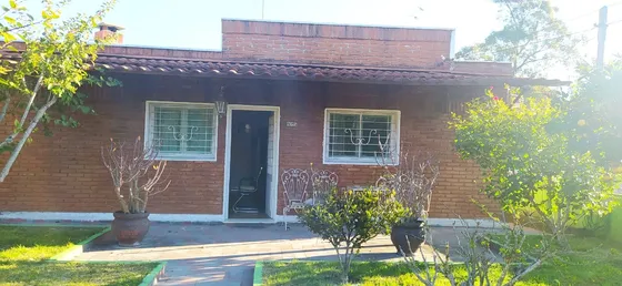 Oportunidad , Casa Al Frente Árboles Frutales  , Jardín Y Parrillero Techado