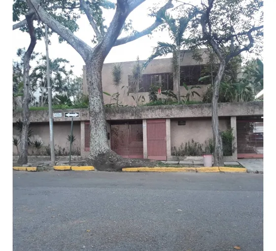 Vendo Casa 540m2 La Floresta 5007 