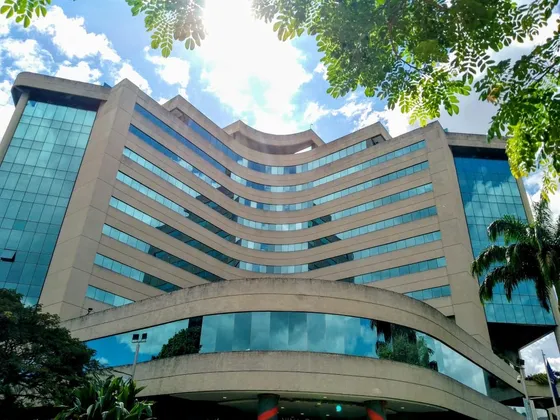 En Venta O Alquiler Hermosa Y Estupenda Oficina En La Urb. La Viña