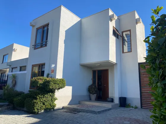 Casa 5 Dormitorios, Ciudad De Los Valles, Pudahuel