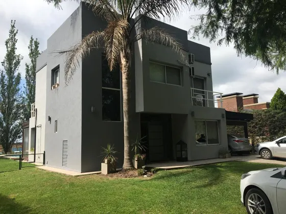 Casa En Venta - El Lauquen, Canning