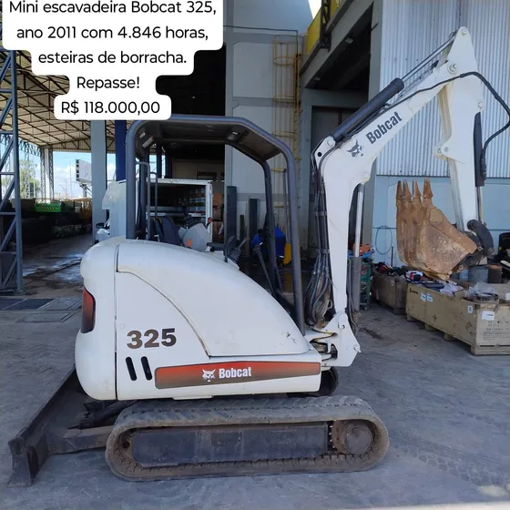 Mini Escavadeira Bobcat 325 Ano 2011