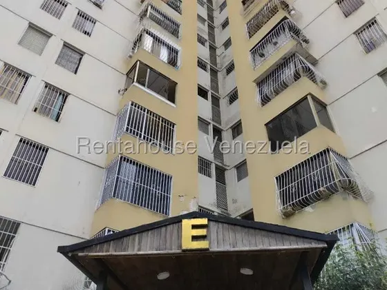 Practico Y Cómodo Apartamento En Alquiler Urb. Los Samanes.- 2616718 Jjg