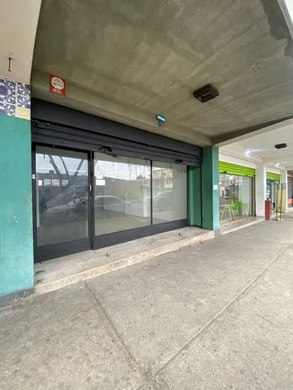 Johana Lazaro Alquila Local Comercial Con Mezanina En Plena Av Lara  **solo Clientes**