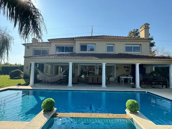 Casa Buenos Aires Golf Club / Bella Vista- Apta Credito Bancario