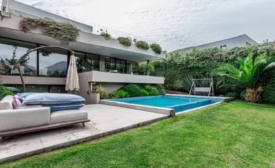 Fantástica Casa En Exclusivo Condominio Valle Escondido.