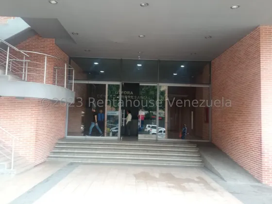 Oficina En Alquiler, Los Dos Caminos #24-5771