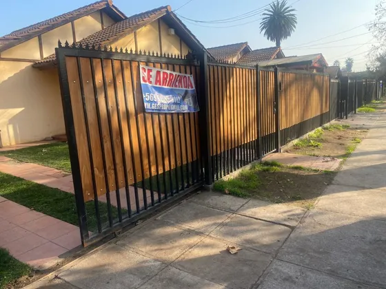 Se Arrienda Casa Amplia En Av Miraflores 3d+2b Peñaflor