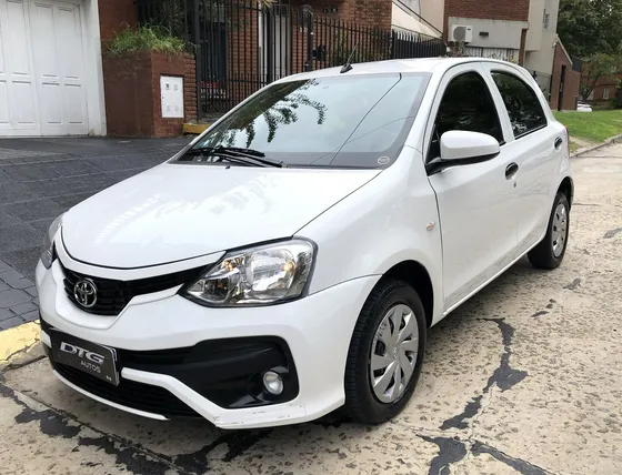 Toyota Etios Aibo 1.5 Mt