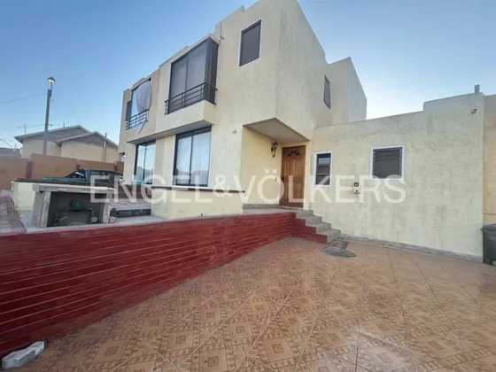Gran Casa En Venta En Las Palmas I