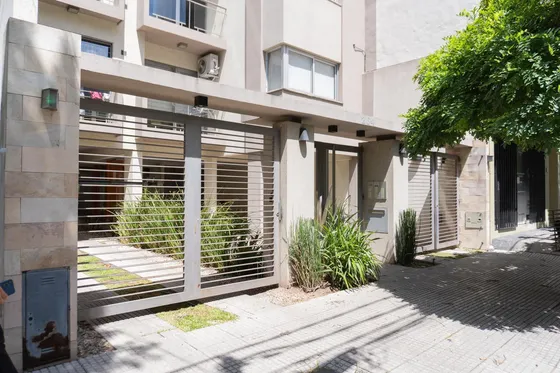 Venta Departamento 2 Ambientes Semipiso En Moron Sur (3° C)