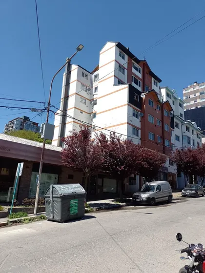 Departamento Con Cochera En El Centro De Bariloche  