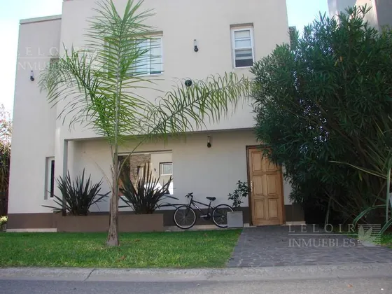 Casa 4 Ambientes En Venta En Parque Leloir
