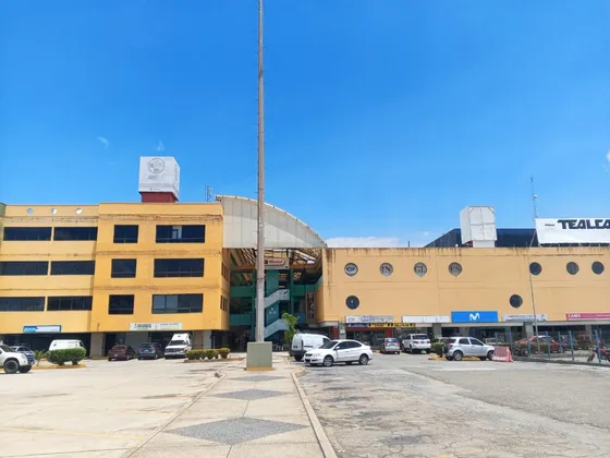 Ana El Kantar Y Gerson Gonzalez  Inzitu Realtors Alquilan Local En Centro Comercial Paseo Las Industrias  Valencia  Carabobo Venezuela 