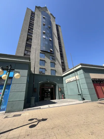 Avda. Irarrázaval, Edificio Century