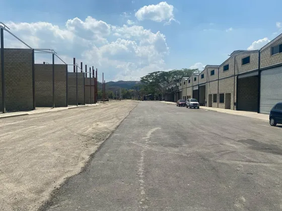 (hl28) Vendo Galpones A Estrenar En San Diego En Monteserino