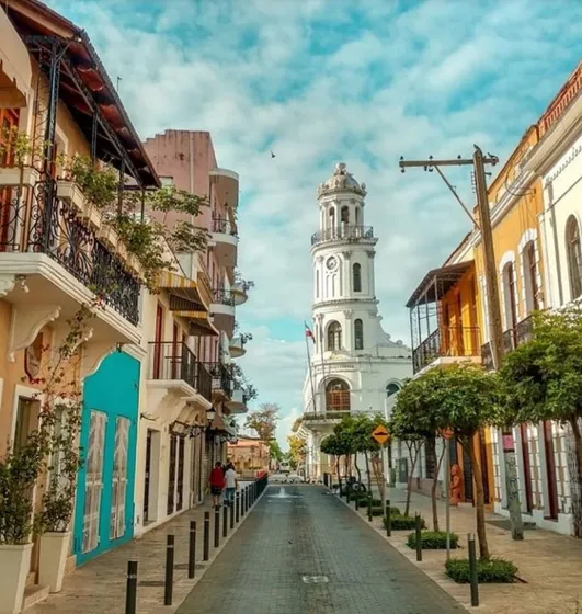 Vendo O Alquilo Local Comercial En La Zona Colonial