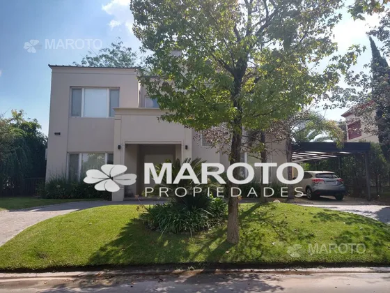 Casa En Venta Y Alquiler  Con Muebles-   En Barrio Privado Septiembre
