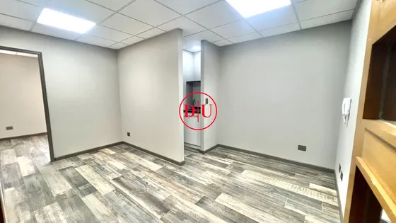 Oficina Con Recepción Y Un Privado | Edificio Puerto Mayor
