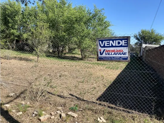 Se Vende Terreno En Barrio Pinares - A Metros Del Lago Piedras Moras