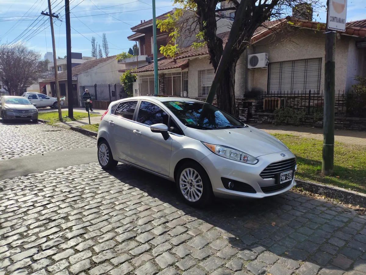 Ford Fiesta Kinetic 1.6 Titanium 120cv