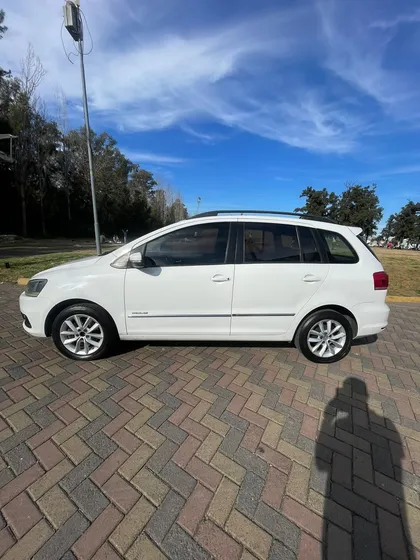 Volkswagen Suran 1.6 Highline 101cv