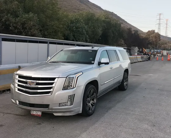 Cadillac Escalade Esv 6.2 Premium 8 Pasajeros At
