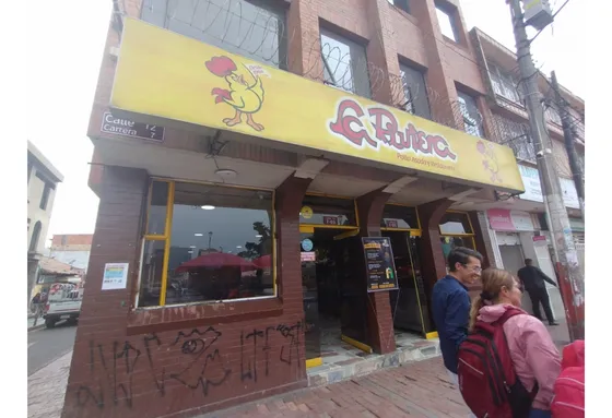 Edificio Con Local Y Oficinas En Venta, Plaza Principal De Soacha