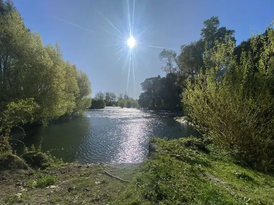Terreno Con Borde Río