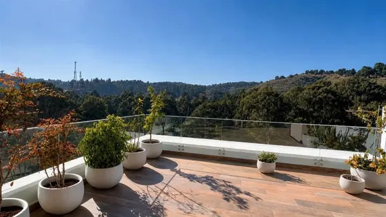 Amplio Con Terraza Panorámica De 50 Mts² 3d/2b/2e 7.800 Uf