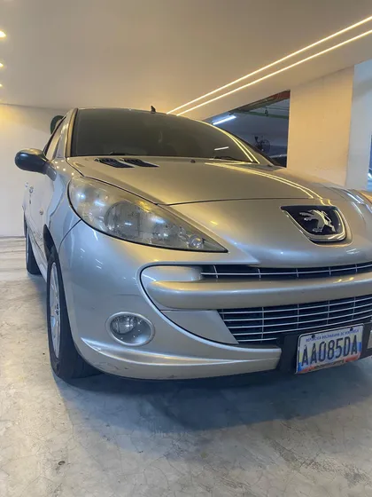 Peugeot 207 .