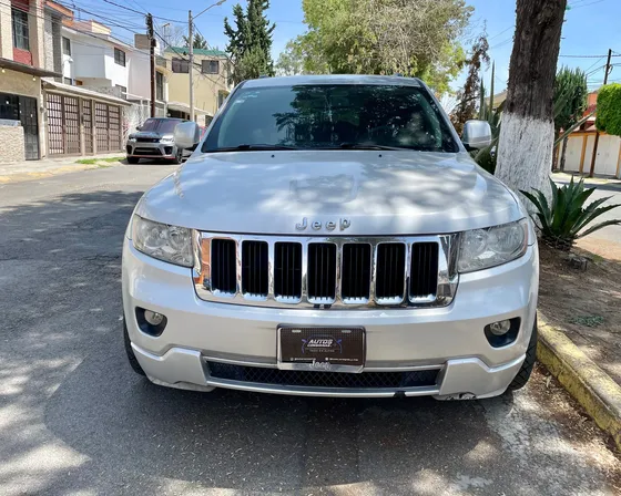 Jeep Grand Cherokee Laredo V6 Lujo 4x2 At