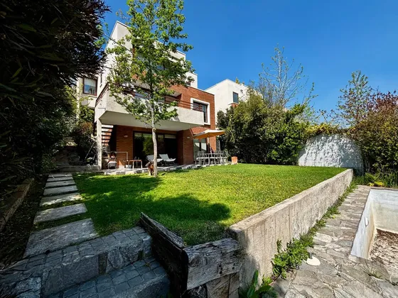 Condominio Con Buena Conectividad. Cerca De Santiago College